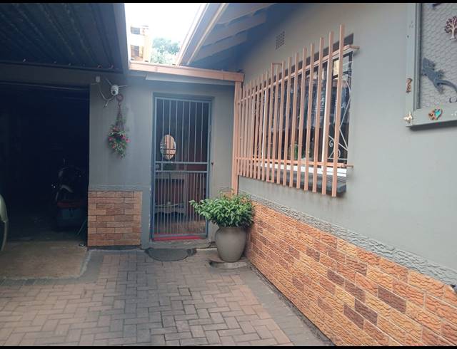 5 BEDROOM HOUSE FOR SALE IN BIRCHLEIGH